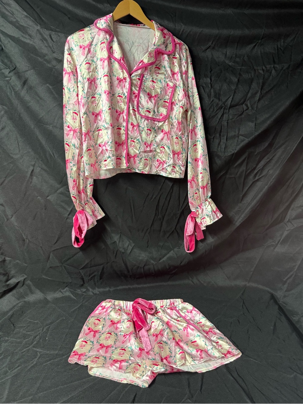 Pink Santa Christmas Two-Piece Pajama Set size medium
